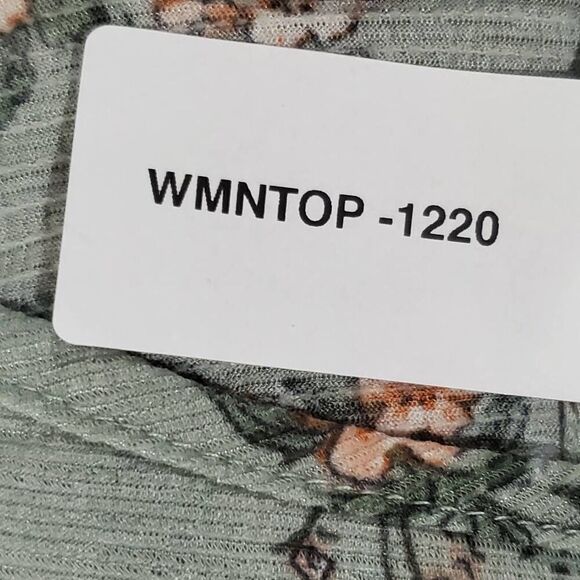 SWEET WANDERER LARGE Mint Green Floral Top - Picture 7 of 7